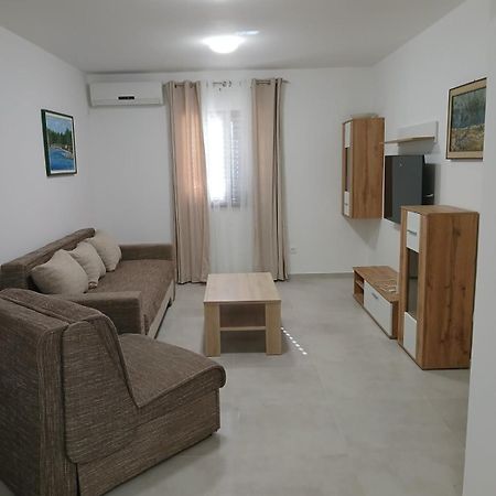 Apartments Njivice Bajcic Luaran gambar