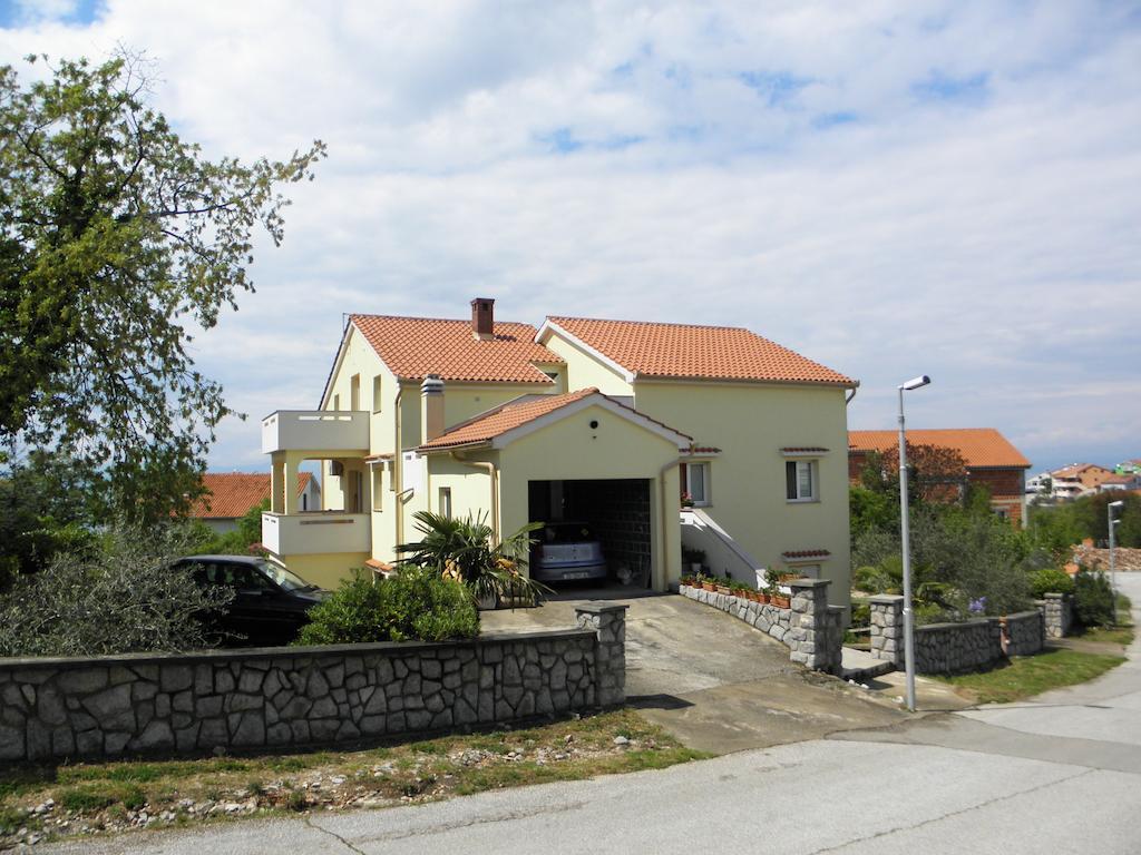 Apartments Njivice Bajcic Luaran gambar