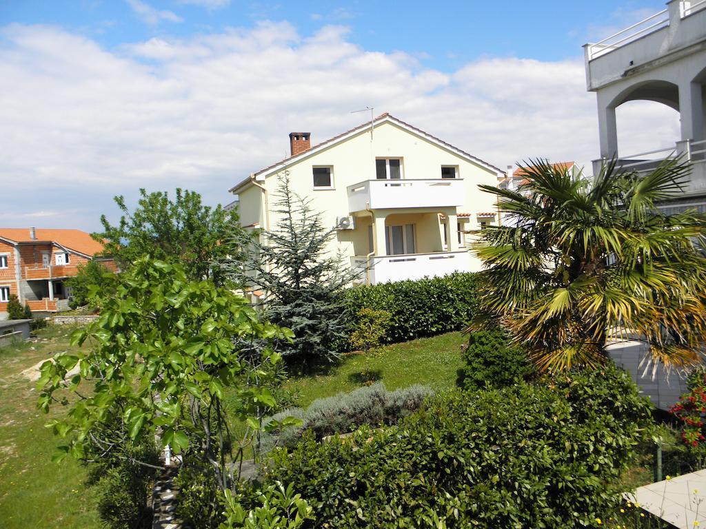 Apartments Njivice Bajcic Luaran gambar