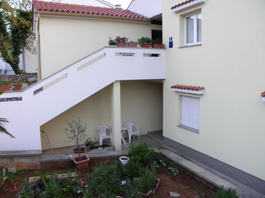 Apartments Njivice Bajcic Luaran gambar