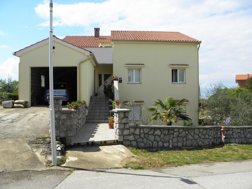 Apartments Njivice Bajcic Luaran gambar
